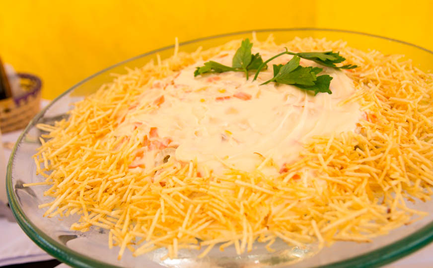 Salada de maionese como acompanhamento
